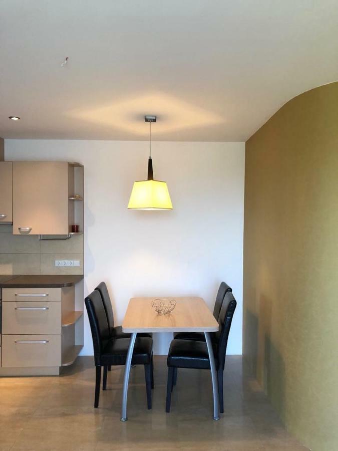 Three-Room Holiday Apartment Паланга Екстериор снимка